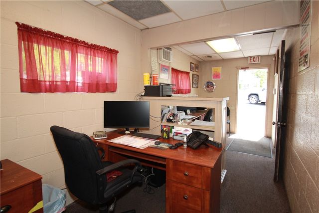 420 Rodi Rd, Penn Hills, PA 15235