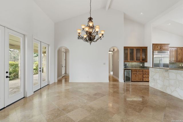 639 SISTERDALE RD, Boerne, TX 78006