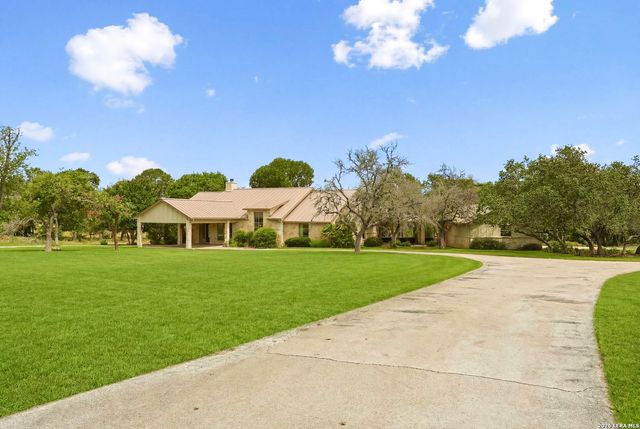 639 SISTERDALE RD, Boerne, TX 78006