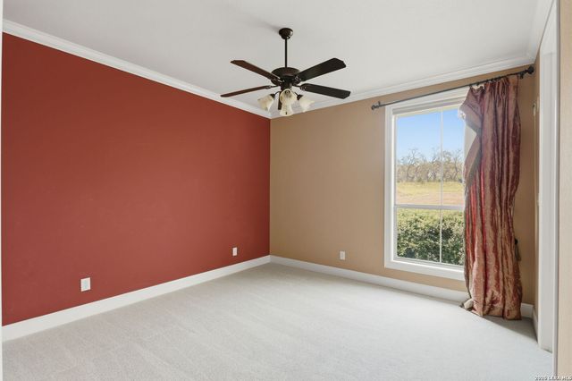 639 SISTERDALE RD, Boerne, TX 78006