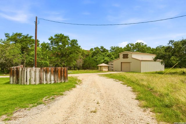 639 SISTERDALE RD, Boerne, TX 78006