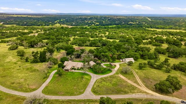 639 SISTERDALE RD, Boerne, TX 78006