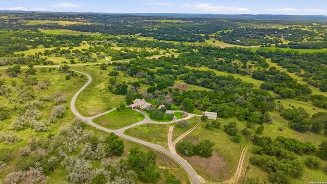 639 SISTERDALE RD, Boerne, TX 78006
