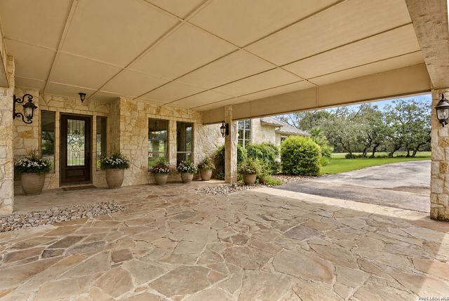 639 SISTERDALE RD, Boerne, TX 78006