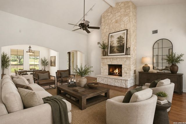 639 SISTERDALE RD, Boerne, TX 78006