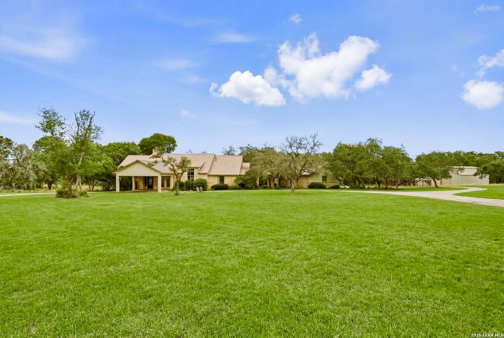 639 SISTERDALE RD, Boerne, TX 78006