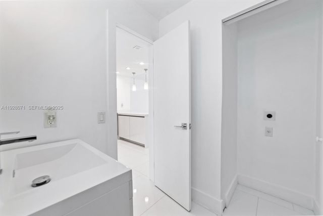 3755 NE 167th St 34, North Miami Beach, FL 33160