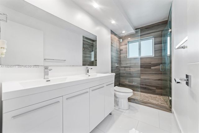 3755 NE 167th St 34, North Miami Beach, FL 33160