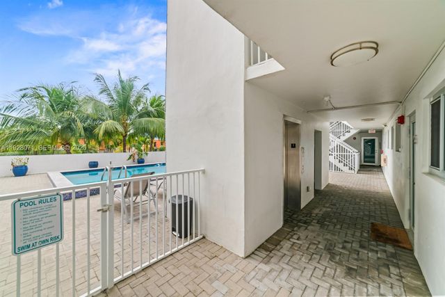 3755 NE 167th St 34, North Miami Beach, FL 33160