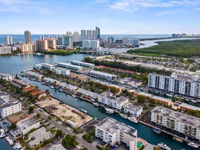 3755 NE 167th St 34, North Miami Beach, FL 33160