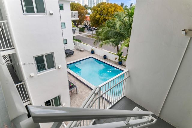 3755 NE 167th St 34, North Miami Beach, FL 33160