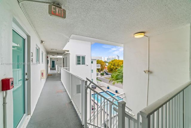 3755 NE 167th St 34, North Miami Beach, FL 33160