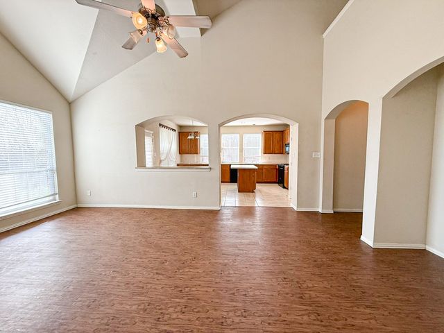 8014 Amesbury Lane, Rowlett, TX 75089