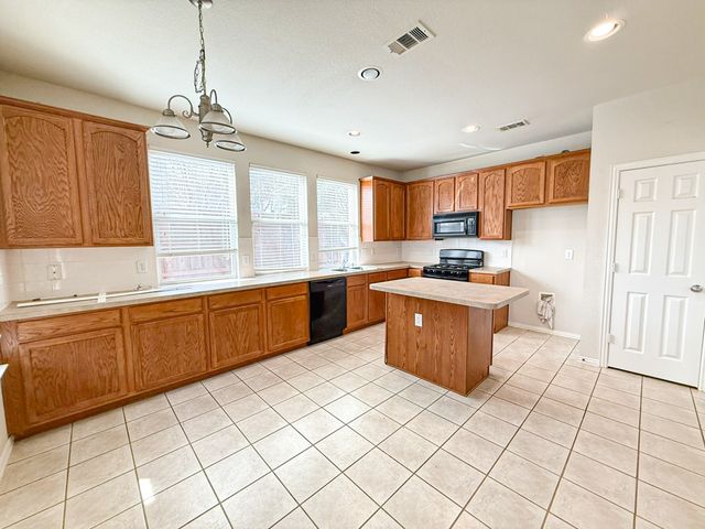 8014 Amesbury Lane, Rowlett, TX 75089