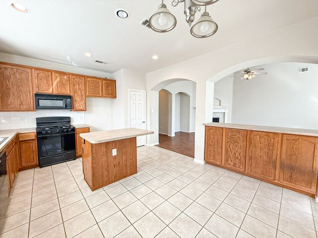 8014 Amesbury Lane, Rowlett, TX 75089