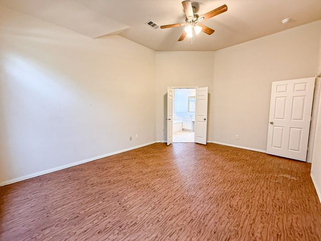 8014 Amesbury Lane, Rowlett, TX 75089