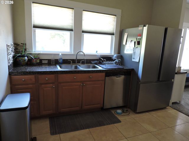 1555 21ST Pl, Forest Grove, OR 97116