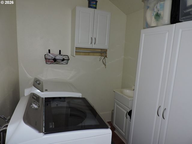 1555 21ST Pl, Forest Grove, OR 97116
