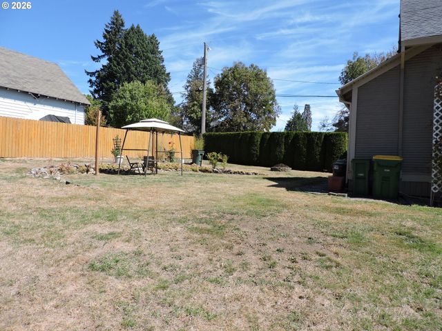 1555 21ST Pl, Forest Grove, OR 97116