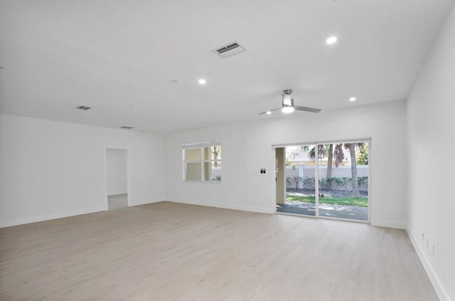 905 Fieldstone Way, West Palm Beach, FL 33413
