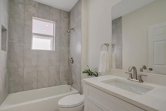 905 Fieldstone Way, West Palm Beach, FL 33413