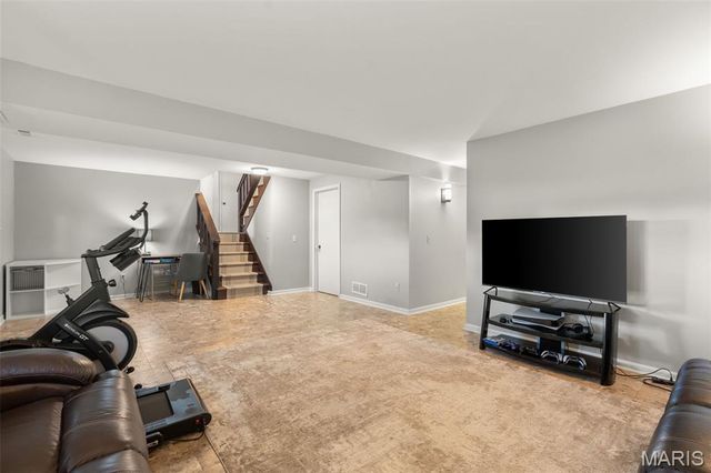 1 Buckingham Drive, Washington, MO 63090
