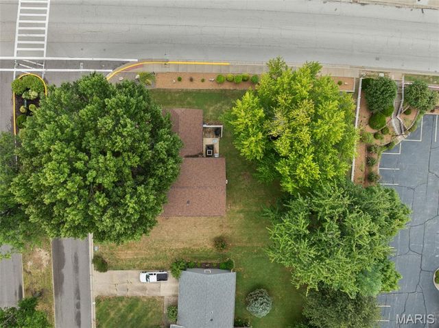 1 Buckingham Drive, Washington, MO 63090
