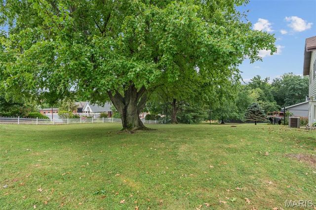 1 Buckingham Drive, Washington, MO 63090