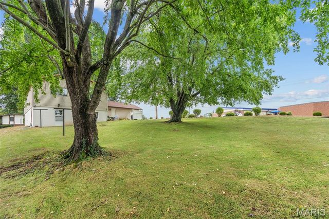 1 Buckingham Drive, Washington, MO 63090