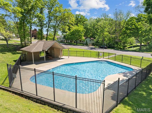 1 Buckingham Drive, Washington, MO 63090