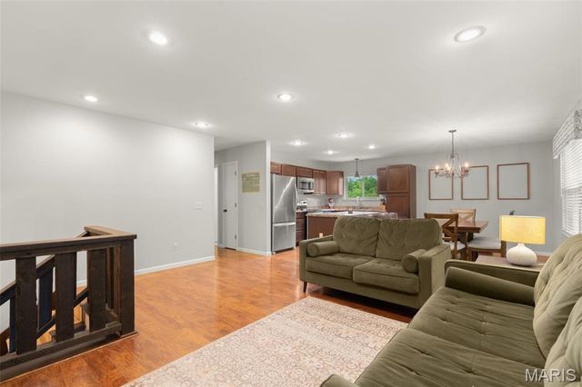 1 Buckingham Drive, Washington, MO 63090