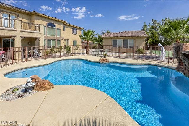 7516 Via Fiorentino Street, Las Vegas, NV 89131