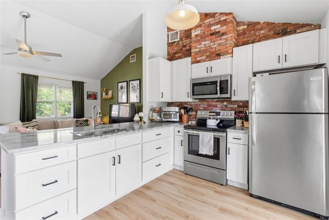 110 W CAYUGA STREET, Tampa, FL 33603