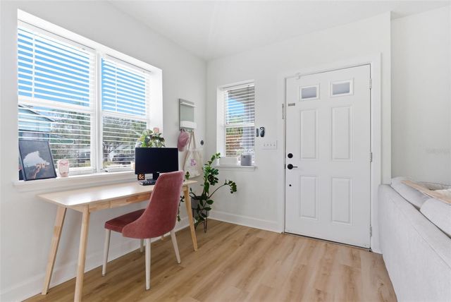 110 W CAYUGA STREET, Tampa, FL 33603