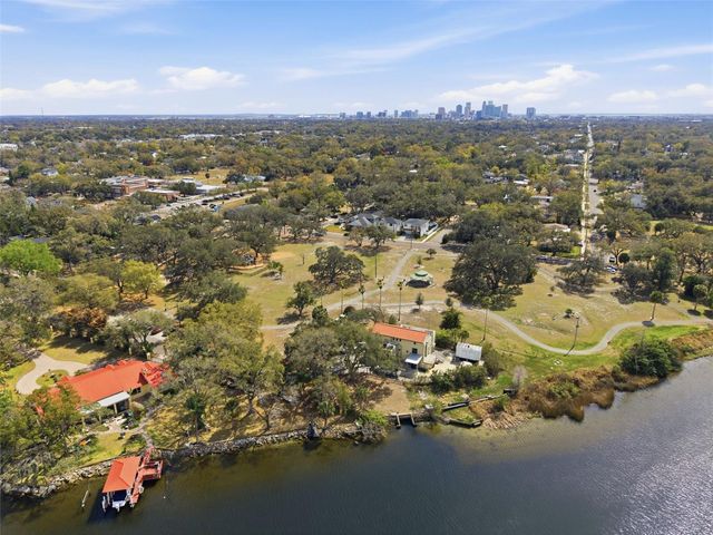 110 W CAYUGA STREET, Tampa, FL 33603