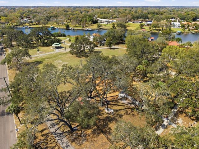 110 W CAYUGA STREET, Tampa, FL 33603