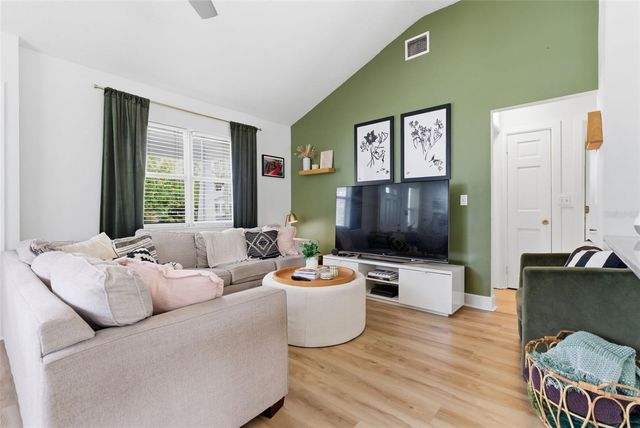 110 W CAYUGA STREET, Tampa, FL 33603