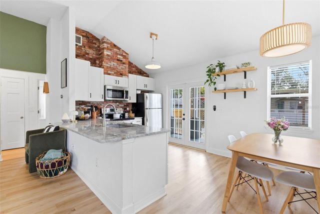 110 W CAYUGA STREET, Tampa, FL 33603