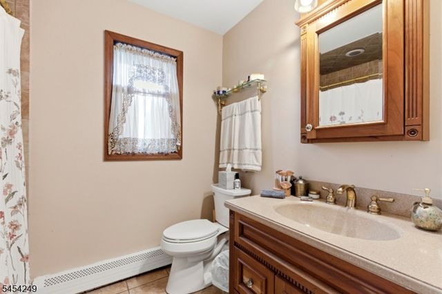 32 W Lakeview Trl, Jefferson Twp., NJ 07885