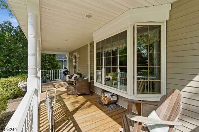 32 W Lakeview Trl, Jefferson Twp., NJ 07885
