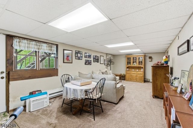 32 W Lakeview Trl, Jefferson Twp., NJ 07885