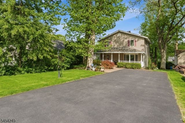 32 W Lakeview Trl, Jefferson Twp., NJ 07885