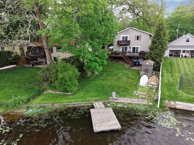 32 W Lakeview Trl, Jefferson Twp., NJ 07885