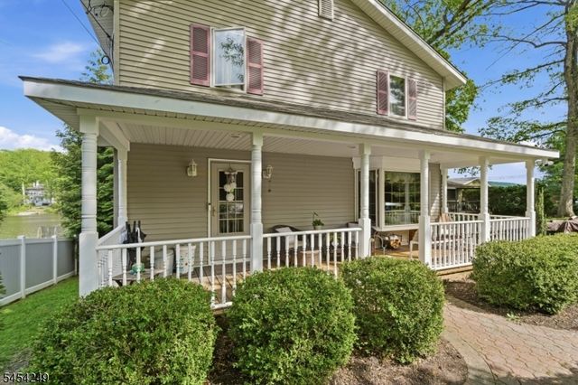 32 W Lakeview Trl, Jefferson Twp., NJ 07885