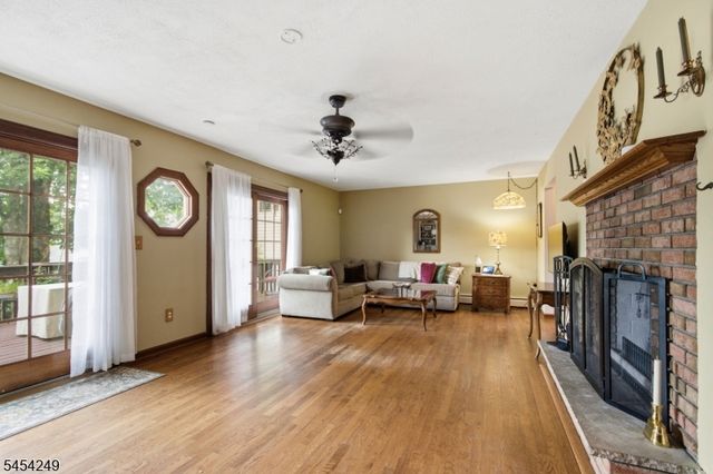 32 W Lakeview Trl, Jefferson Twp., NJ 07885
