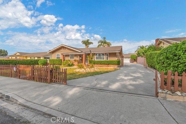 2183 Sinclair, Pomona, CA 91767