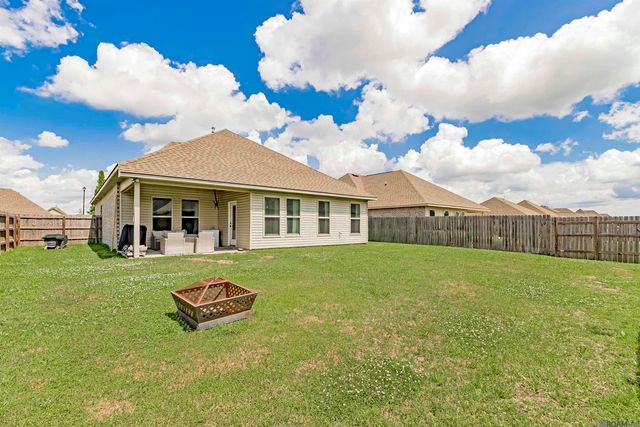 40067 Maddie Dr, Prairieville, LA 70769