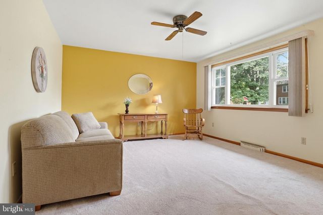 498 MIDDLETOWN RD, Hummelstown, PA 17036