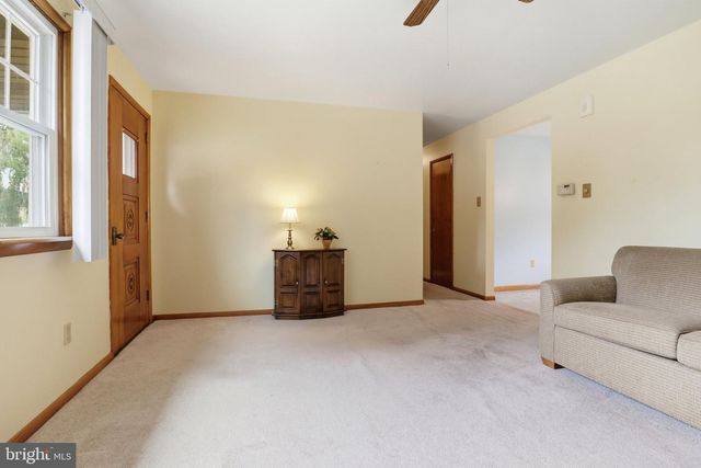 498 MIDDLETOWN RD, Hummelstown, PA 17036