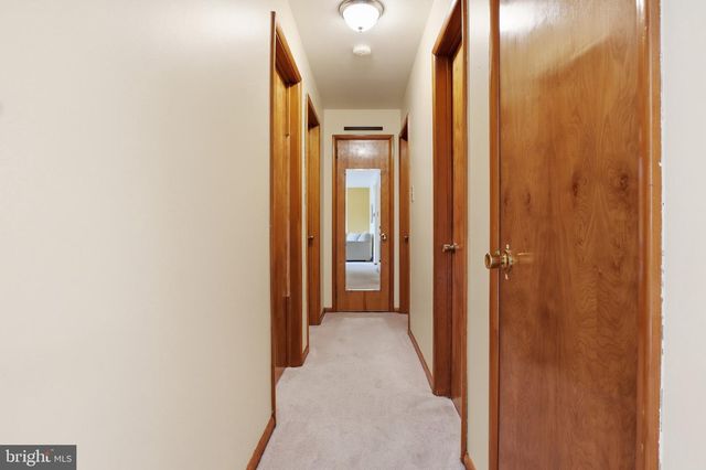 498 MIDDLETOWN RD, Hummelstown, PA 17036